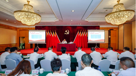 尊龙凯时集团任丁书记带头讲授“不忘初心、牢记使命”主题教育专题党课
